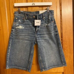 AE Dreamy Drape Low-Rise Baggy Bermuda Distressed Short